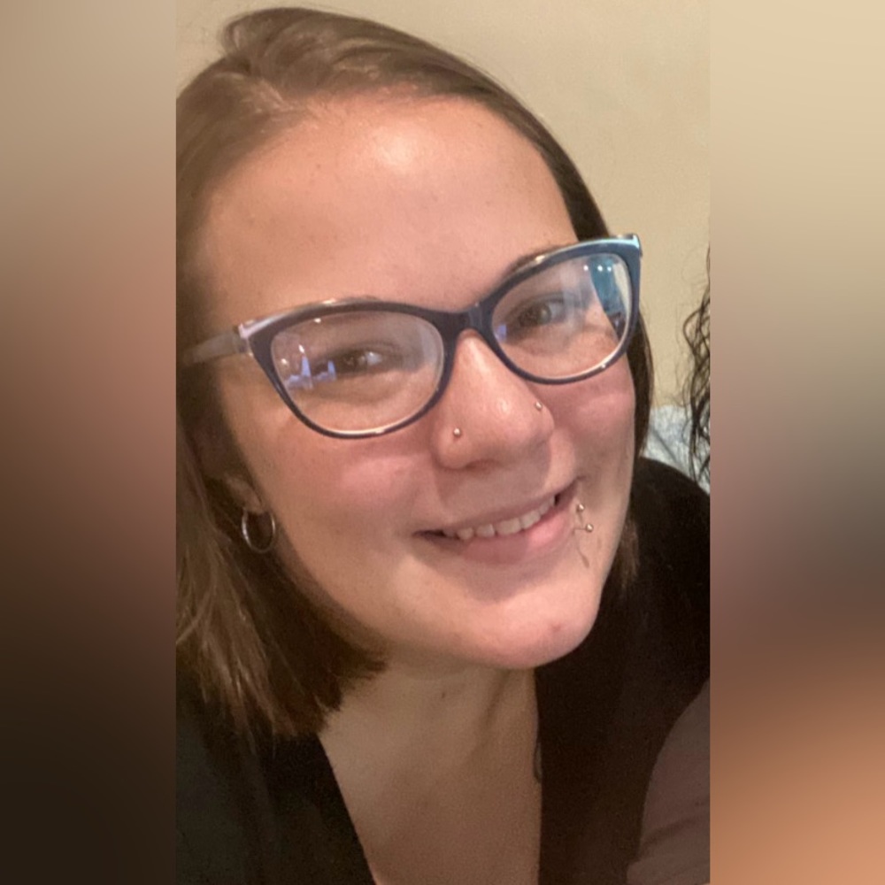Meet your Posher, Emilie